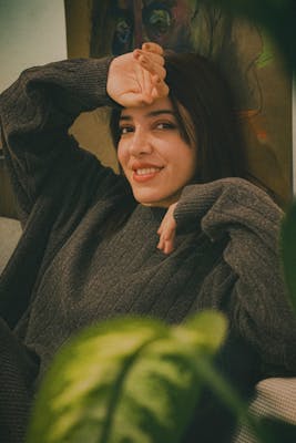 Julie, 25