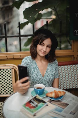 Marie, 27
