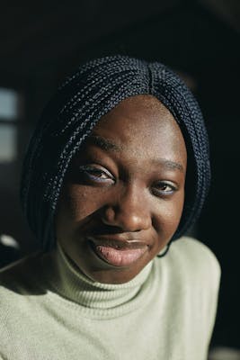 Inès, 25