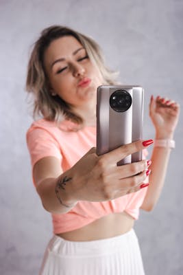 Inès, 25